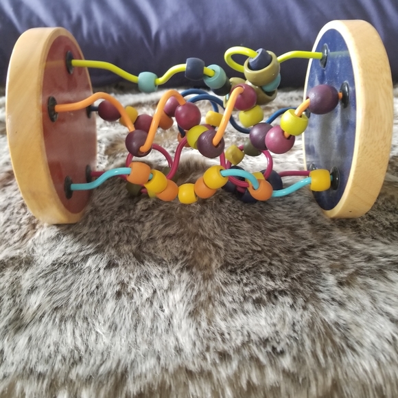 Bead Maze - 47 Beads on 5 Colorful Routes - Picture 3 of 3